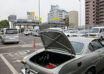 volvo P1800Eパンク