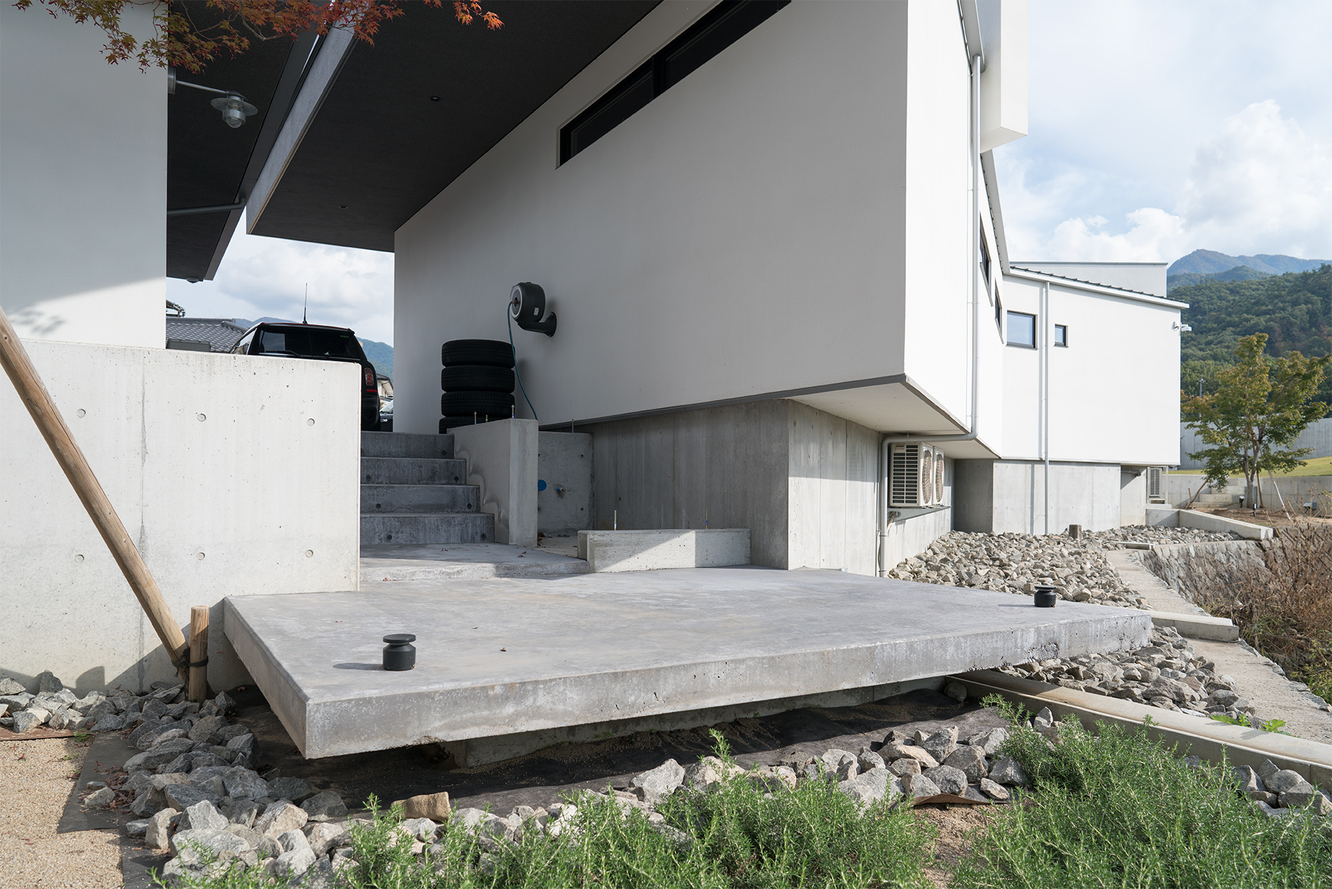 第4期外構工事・トイレ増築工事中