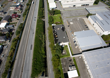 高速道路沿いの空撮業務