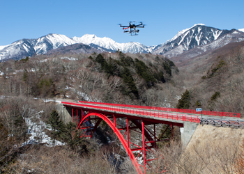 八ヶ岳　赤い橋